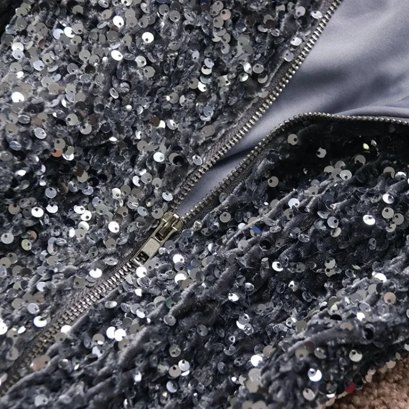 Pailletten-Kleid mit Flügelärmeln