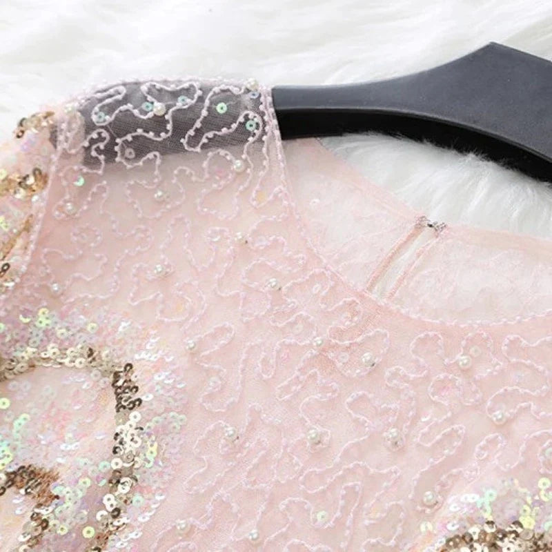 Transparente Pailletten-Kleid
