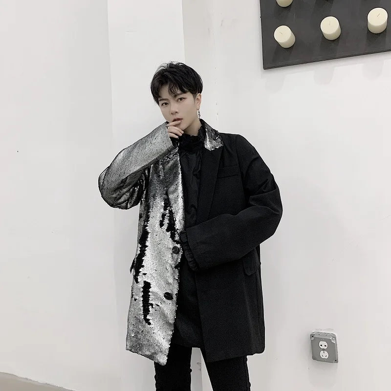 Schwarze Blazer-Jacke mit halbseitigen silbernen Pailletten