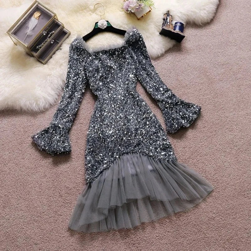 Pailletten-Kleid mit Flügelärmeln