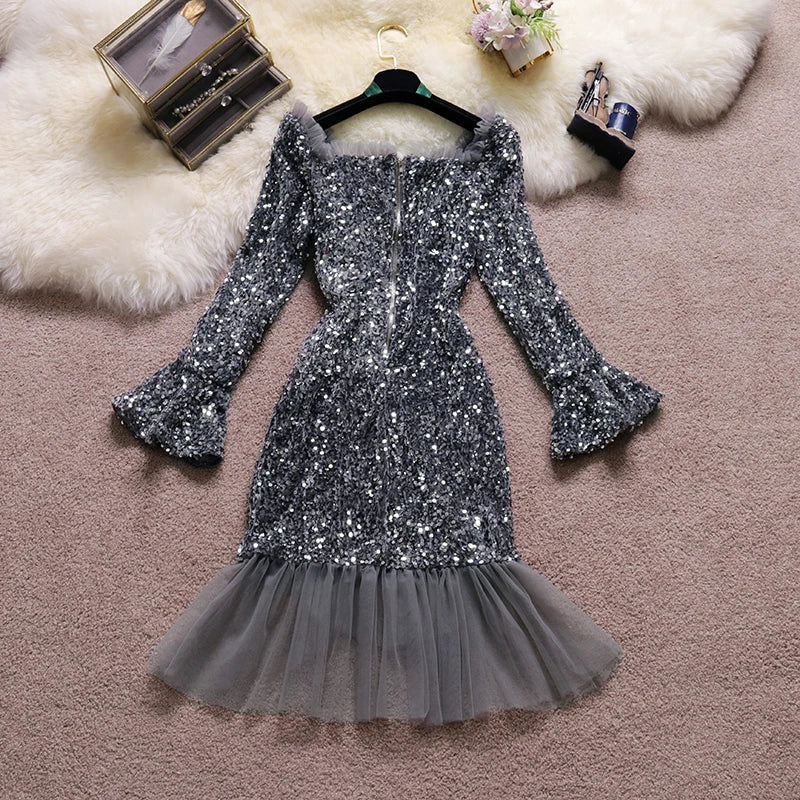 Pailletten-Kleid mit Flügelärmeln