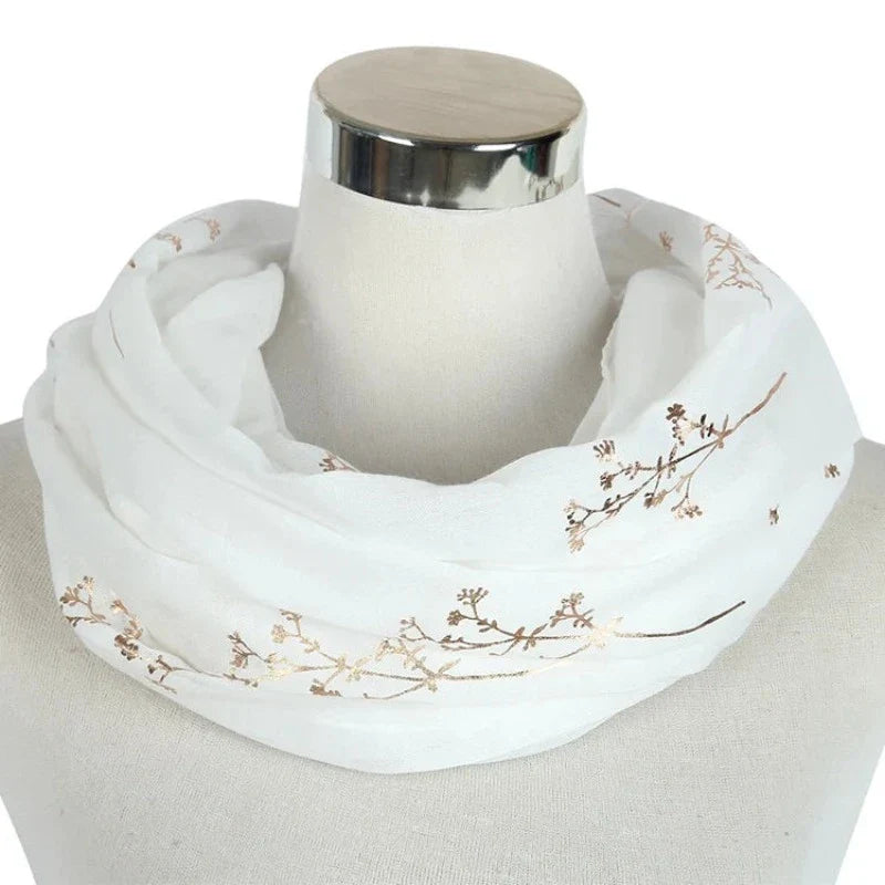 Snood mit goldenen Blättern