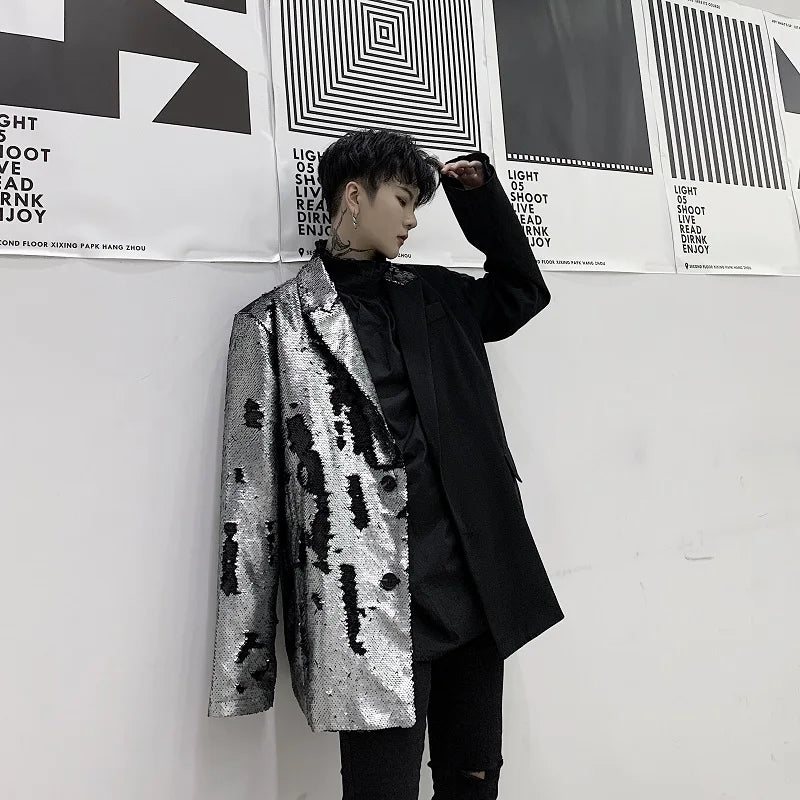 Schwarze Blazer-Jacke mit halbseitigen silbernen Pailletten
