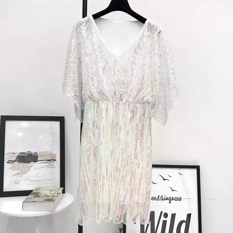 Pailletten-Kleid mit V-Ausschnitt