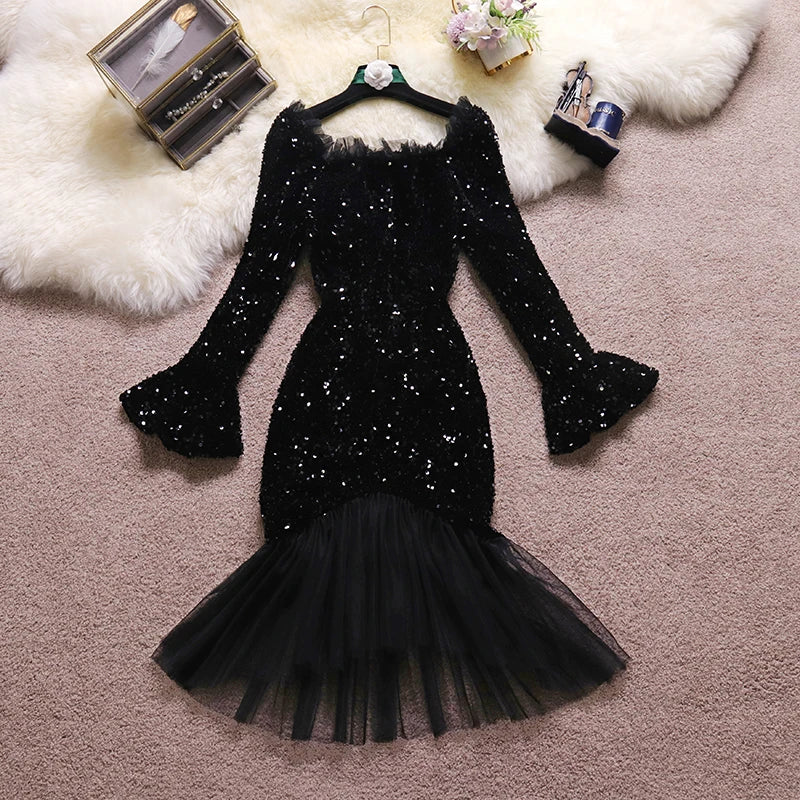 Pailletten-Kleid mit Flügelärmeln