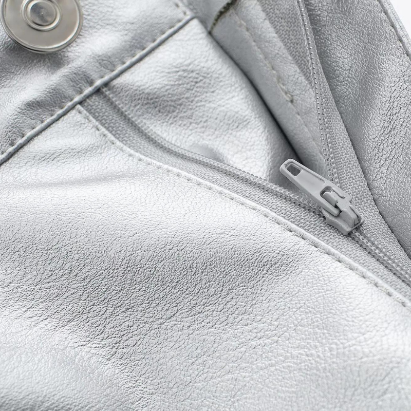 Silberne Hose