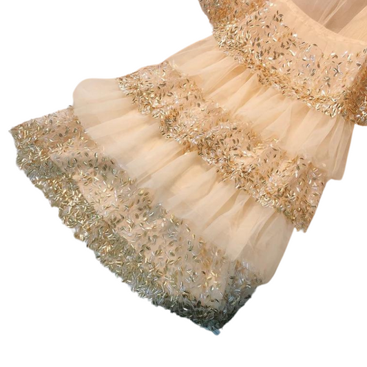 Plissierte beige Pailletten-Robe