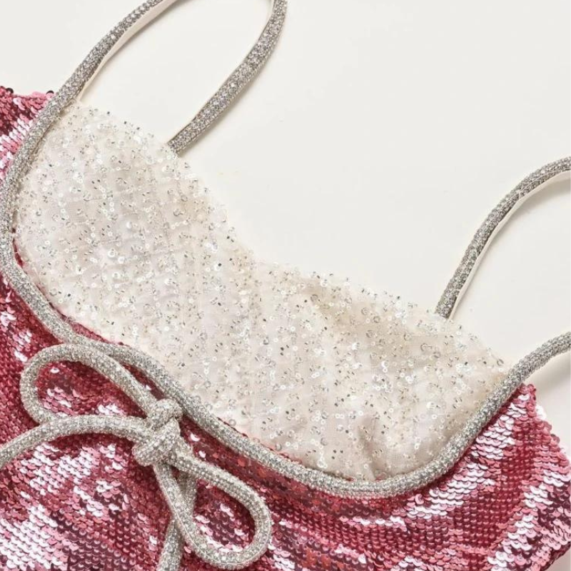 Pailletten-Kleid mit Rosen und Strass