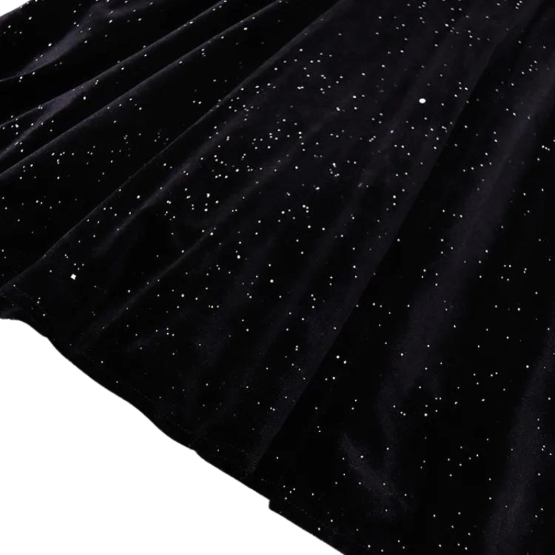 Schwarzes Samtkleid mit Pailletten