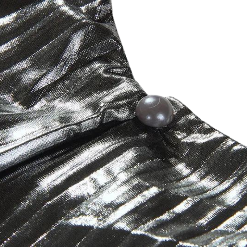 Silbernes Kleid mit Gürtel