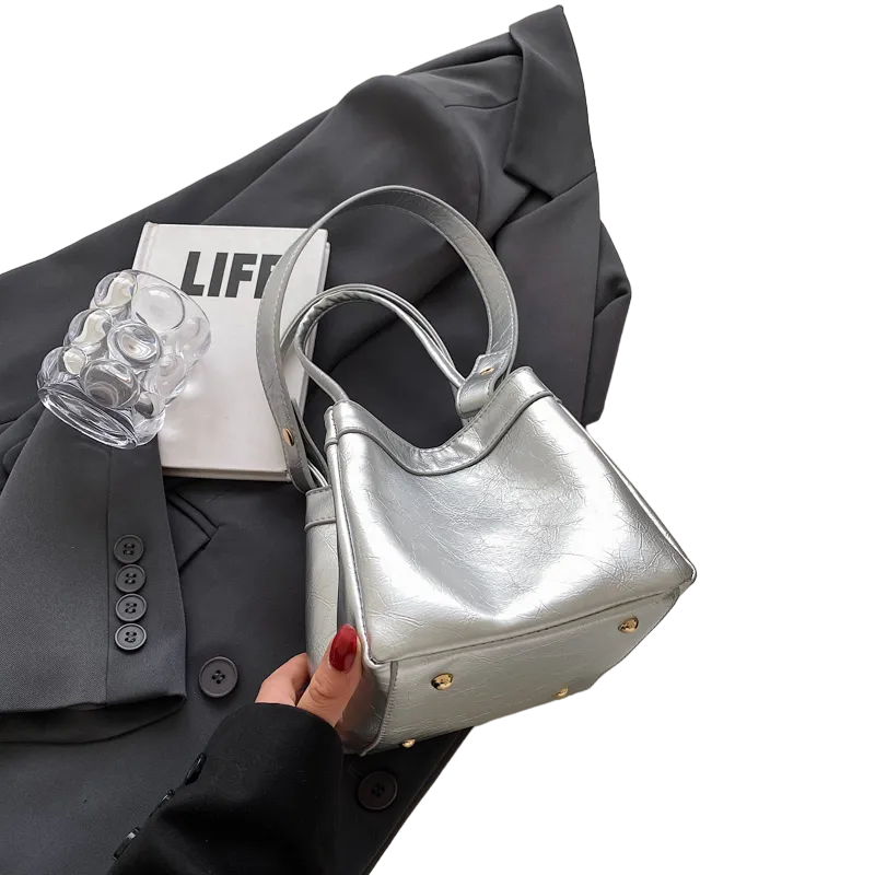 Silbernes quadratisches Tasche
