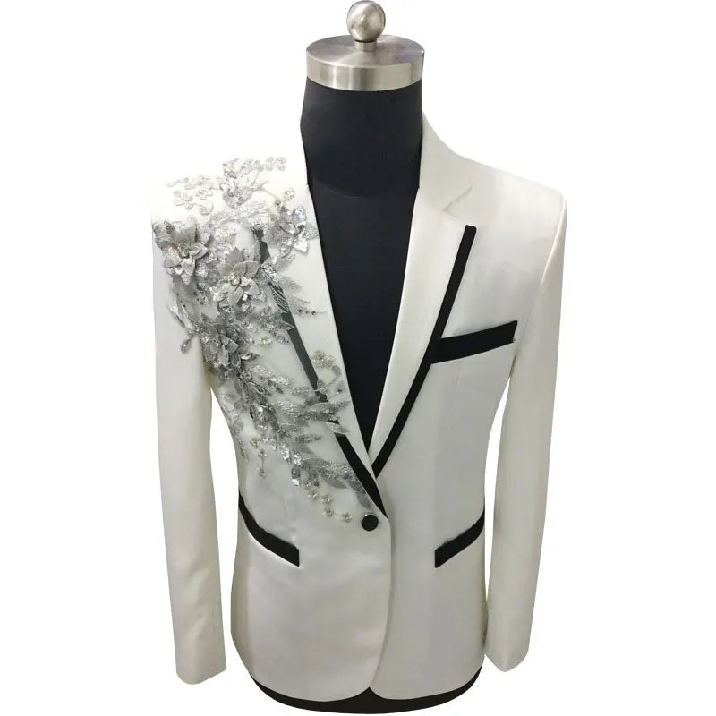 Damenkostümjacke mit Pailletten und Blumen