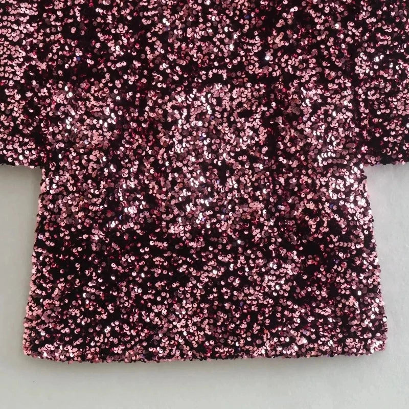 Auffälliges lila Pailletten-Kleid