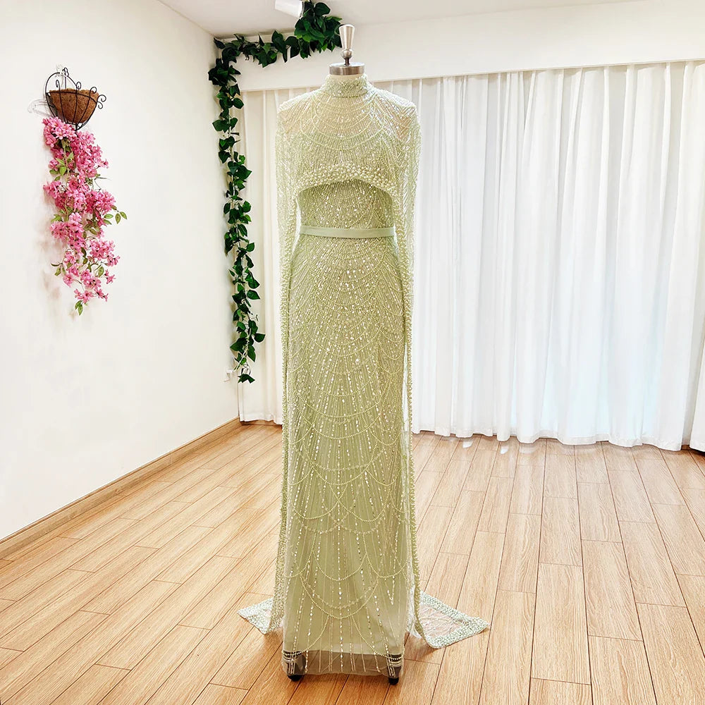 Abendkleid mit Pailletten und Perlen