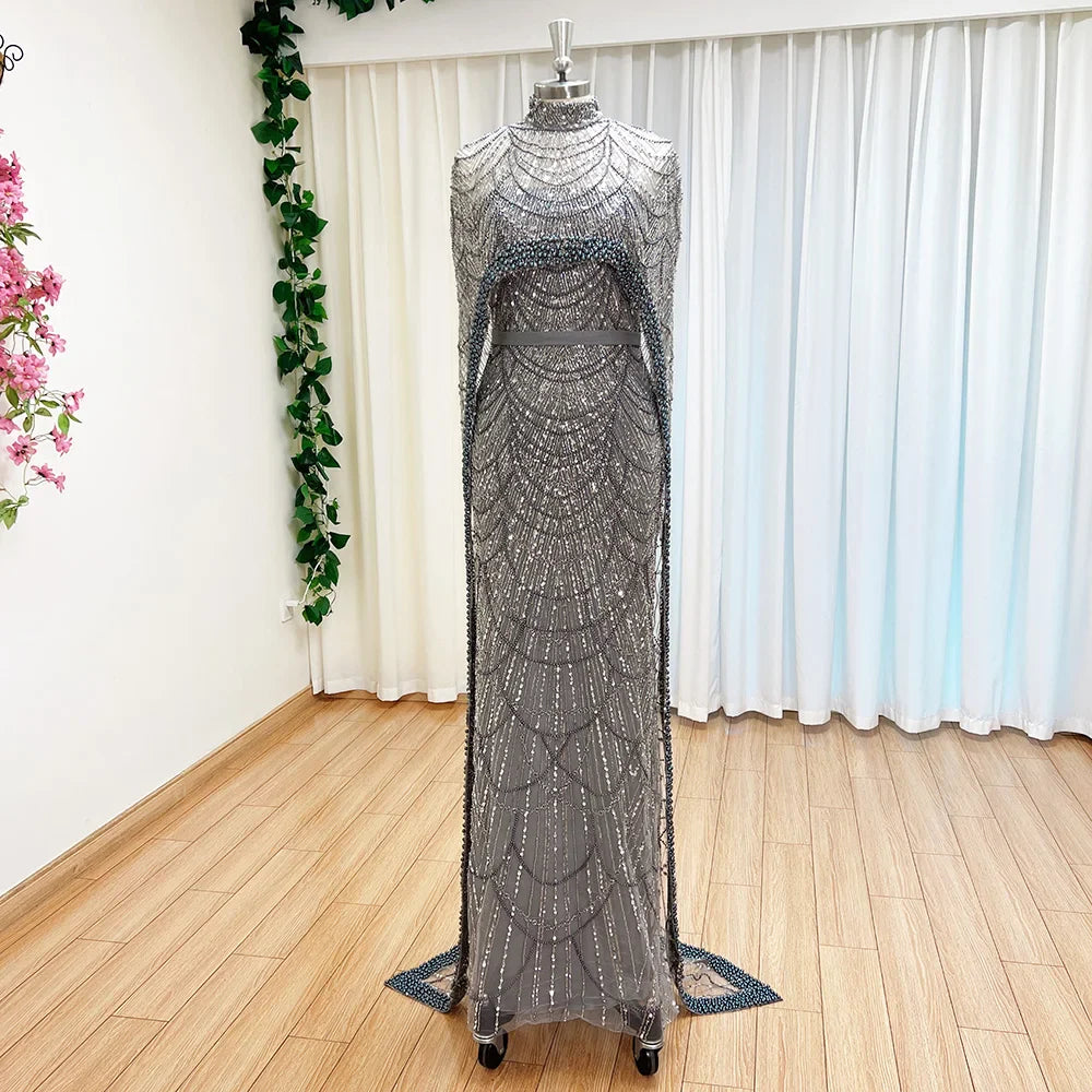 Abendkleid mit Pailletten und Perlen