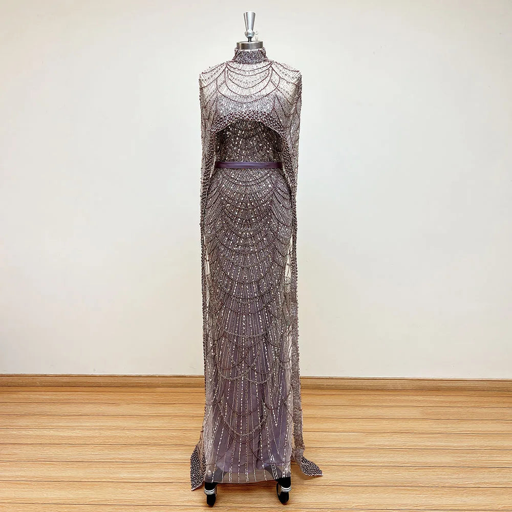 Abendkleid mit Pailletten und Perlen