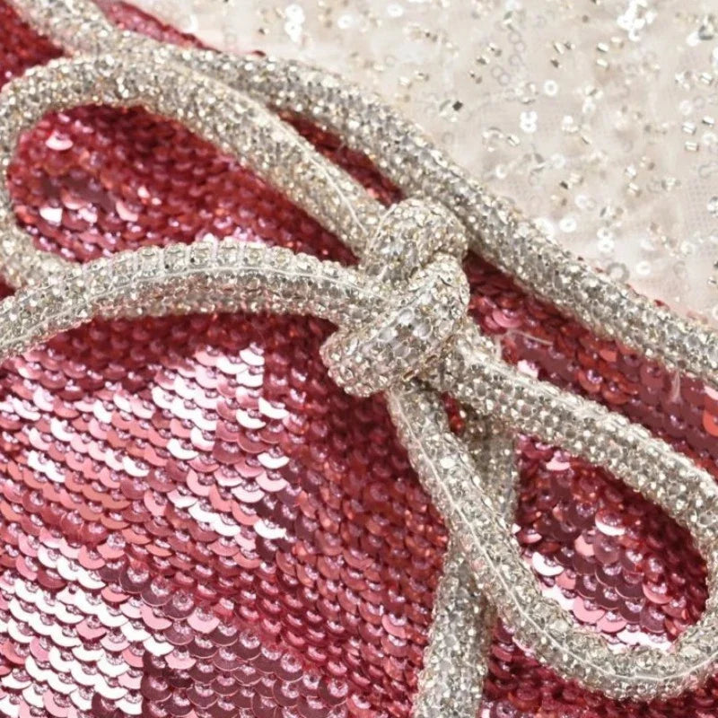 Pailletten-Kleid mit Rosen und Strass