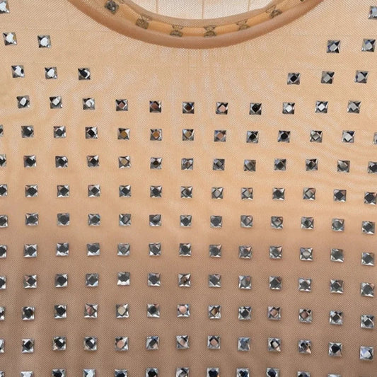 Top mit langen transparenten Strass-Ärmeln