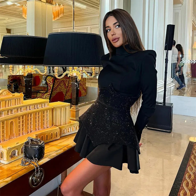 Kurzes Pailletten-Kleid in Schwarz