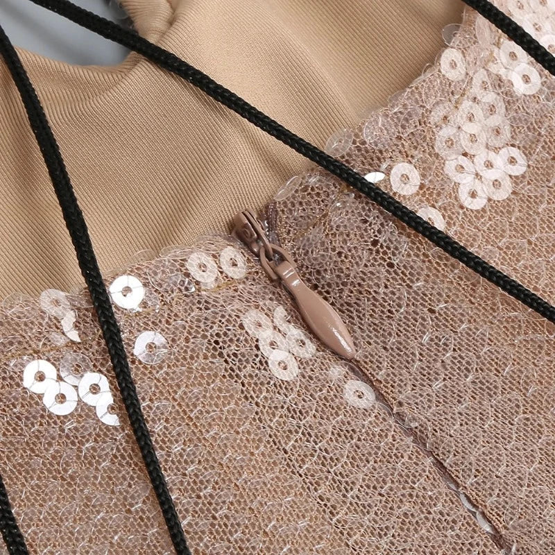 Langes Pailletten-Kleid mit Schnürung am Brustbereich