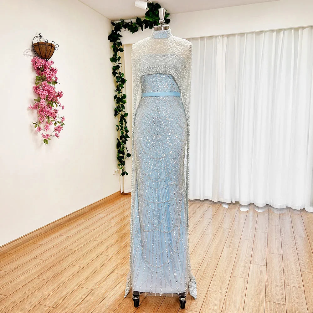 Abendkleid mit Pailletten und Perlen