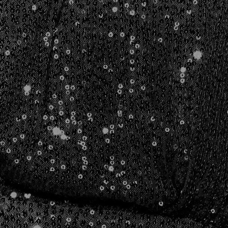 Pailletten-Kleid mit einem ärmellosen Design und Schal