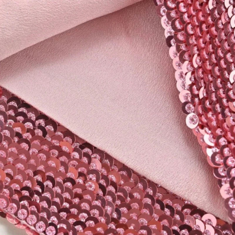 Pailletten-Kleid mit Rosen und Strass