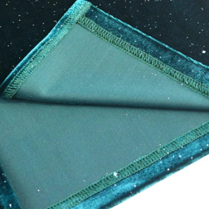 Abendkleid mit Pailletten aus Samt in Grün