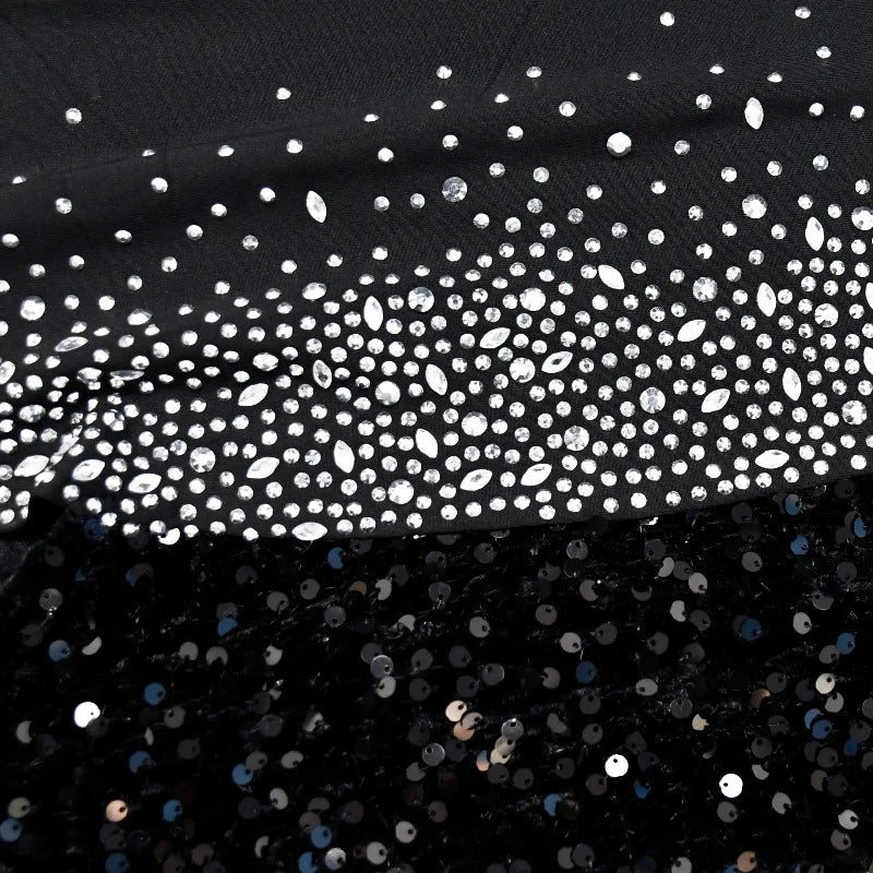 Lange Abendrobe mit Strass und Pailletten, mit Schlitz
