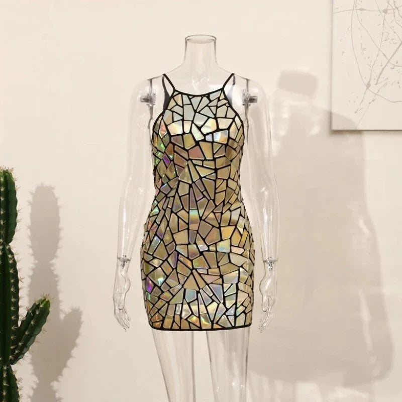 Silberne Mosaik-Kleid