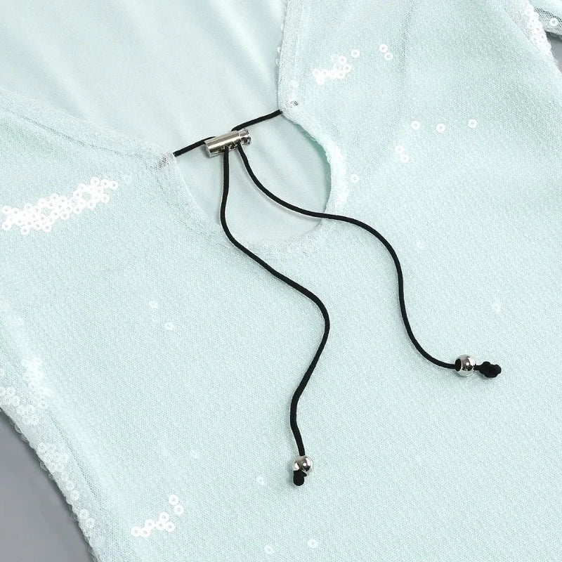 Langes Pailletten-Kleid mit Schnürung am Brustbereich