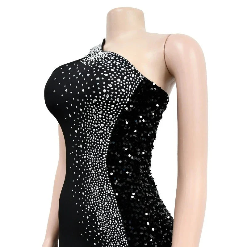Lange Abendrobe mit Strass und Pailletten, mit Schlitz