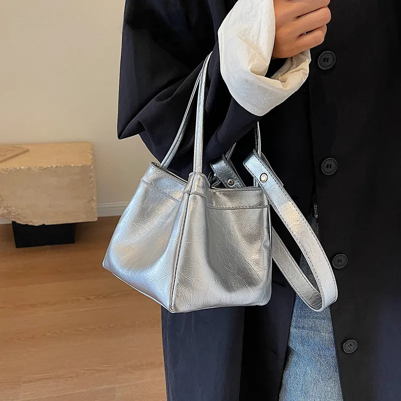 Silbernes quadratisches Tasche