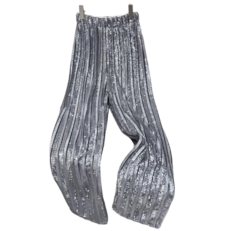 Damenshorts mit Pailletten und Streifen
