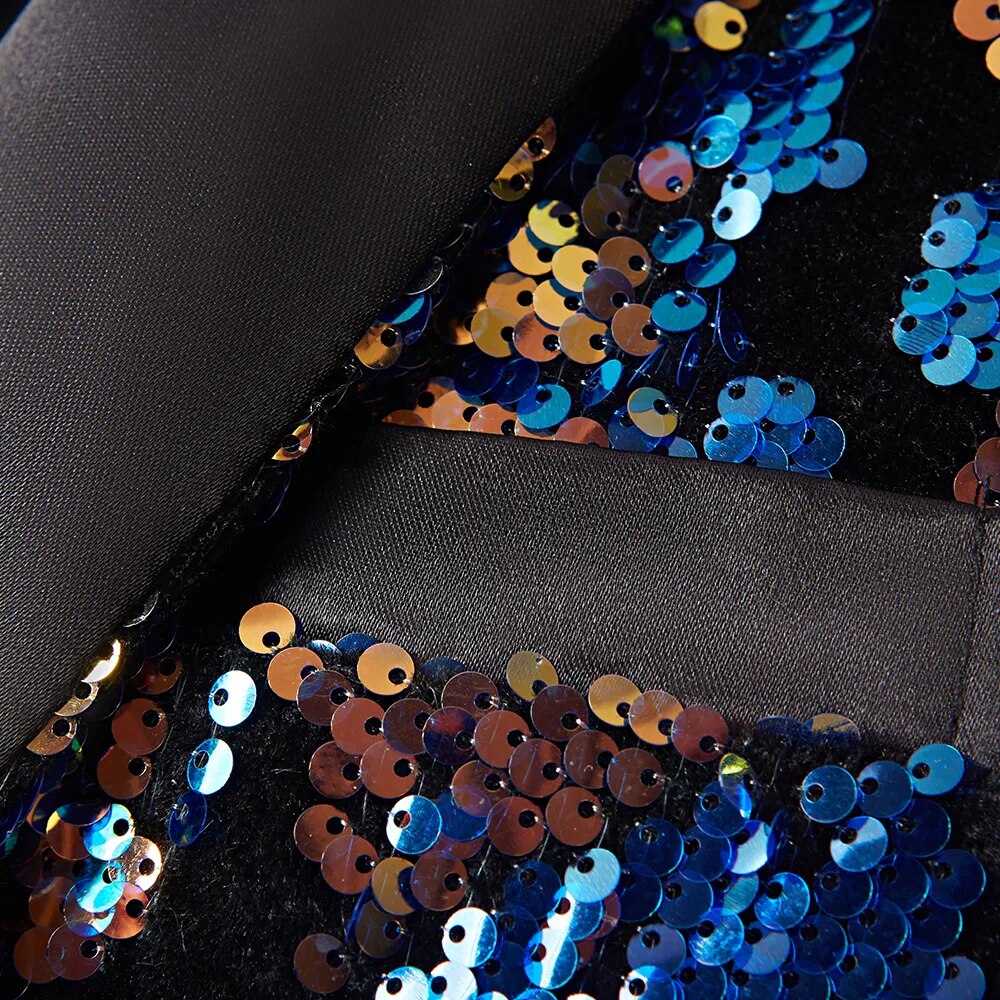 Herren-Kostüm mit Pailletten