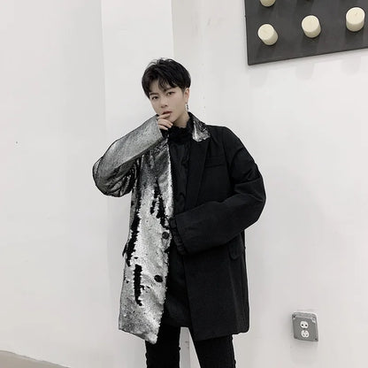 Schwarze Blazer-Jacke mit halbseitigen silbernen Pailletten