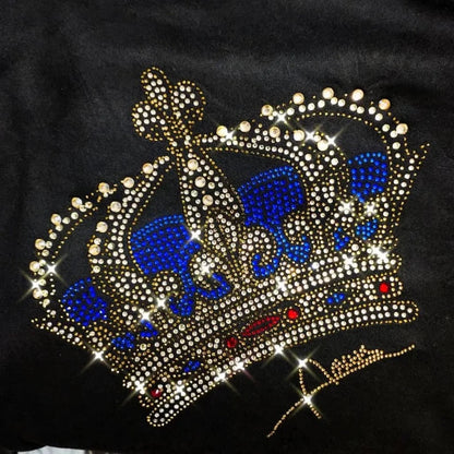 Herrenkleid mit Strass und Kronen-Design