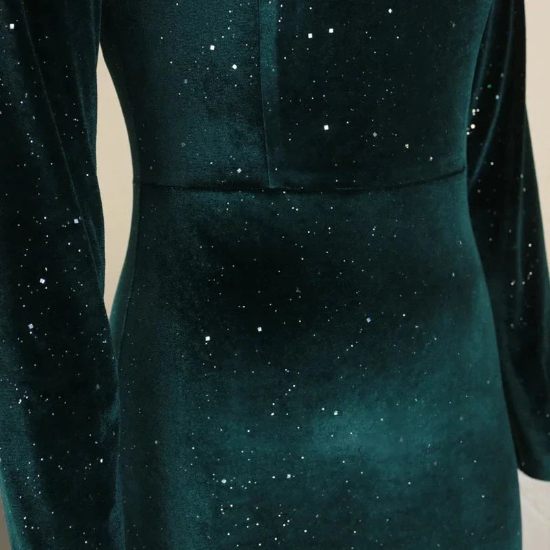 Abendkleid mit Pailletten aus Samt in Grün