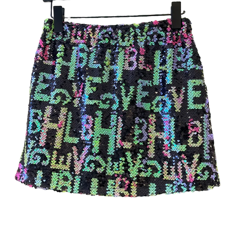 Rock mit Pailletten und Buchstaben