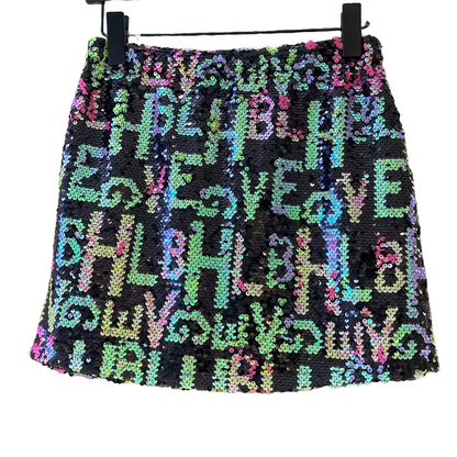Rock mit Pailletten und Buchstaben