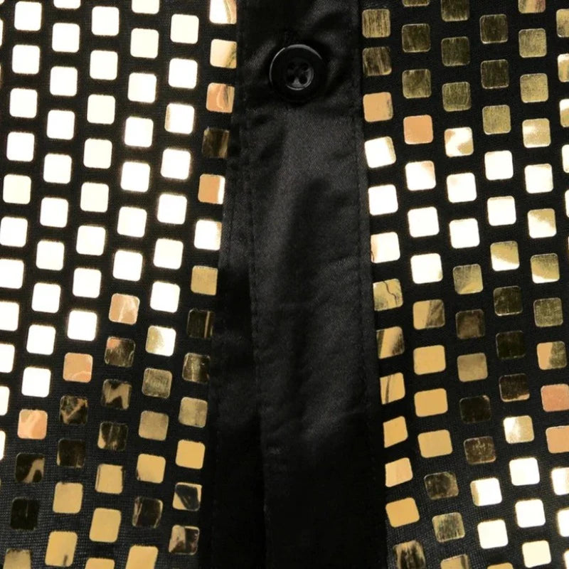Herrenkleid mit goldenen Quadratischen Pailletten