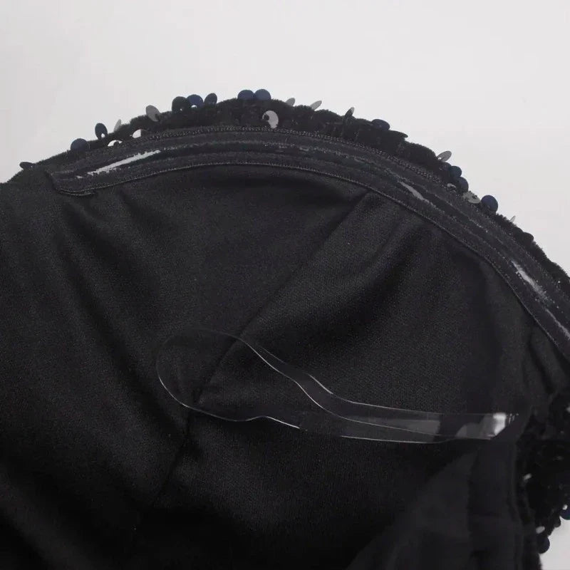 Langes geschnittenes Bustier mit Glitzer, frontgeschnittene Robe