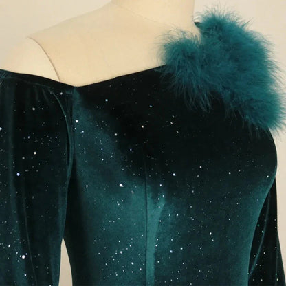 Abendkleid mit Pailletten aus Samt in Grün