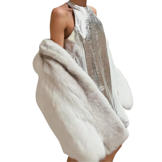 Silberne Kunstlederrobe