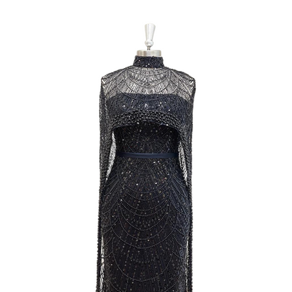 Abendkleid mit Pailletten und Perlen