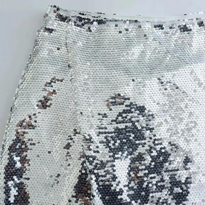 Kurzer Paillettenrock in Silber