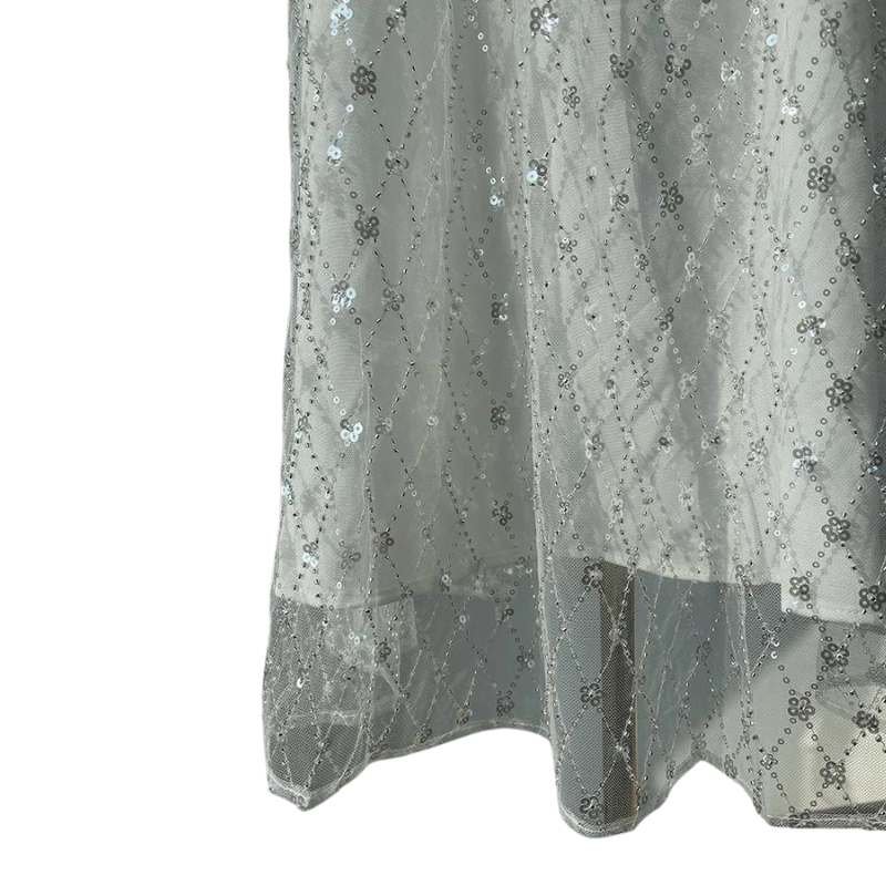 Weißer Rock mit Quaderpailletten