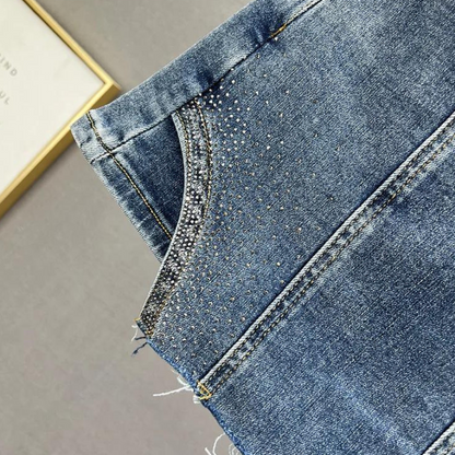 Kurzer Strass-Jeans