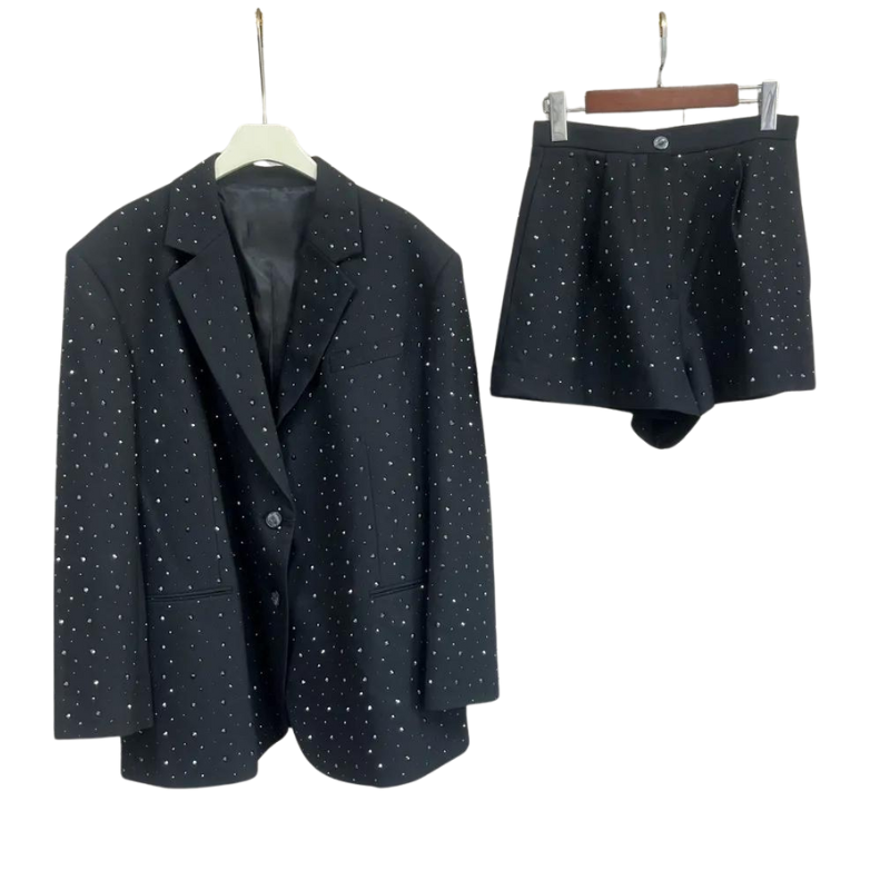Verkleidung und Shorts mit Strass in Schwarz