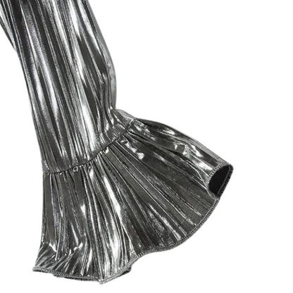 Silbernes Kleid mit Gürtel